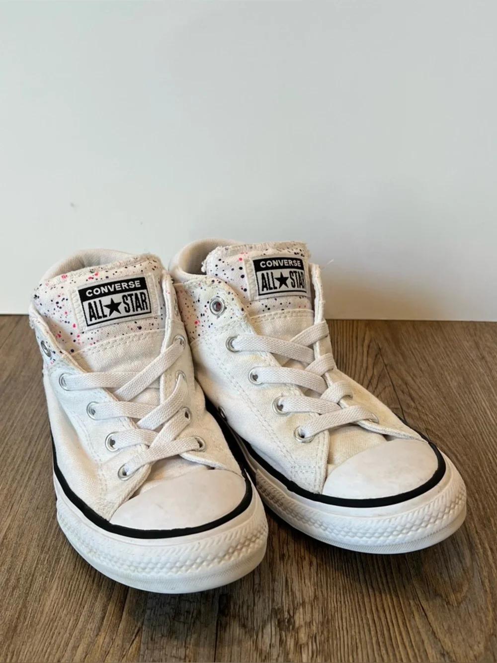 Kids Size 2 Converse White Low Top Sneakers with Black Trim and speckled
